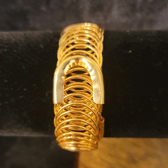 Gold spiral wrap on bracelet - Picture 2 of 3